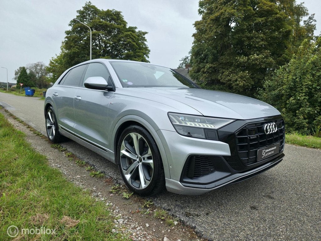 Audi Q8 55 TFSI e Quattro S-Line / Nachtzicht / HUD / Sfeer, Automaat, Lichtsensor, Gebruikt, Zwart