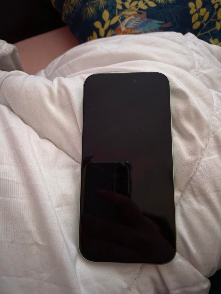 iPhone 15 - Erg nette telefoon met extra hoesjes, Ophalen, Met simlock, Zonder abonnement, Groen