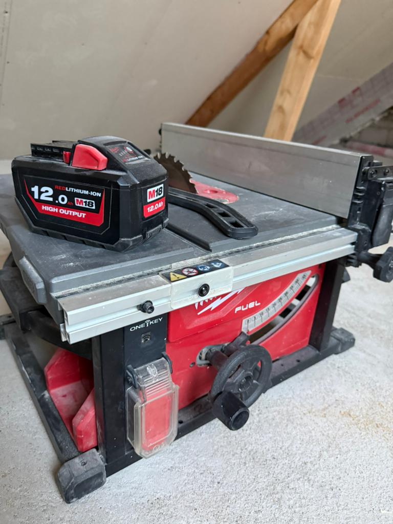 Milwaukee FTS210 Tafelzaag met accu M18, Ophalen, 70 mm of meer, Overige typen, Zo goed als nieuw