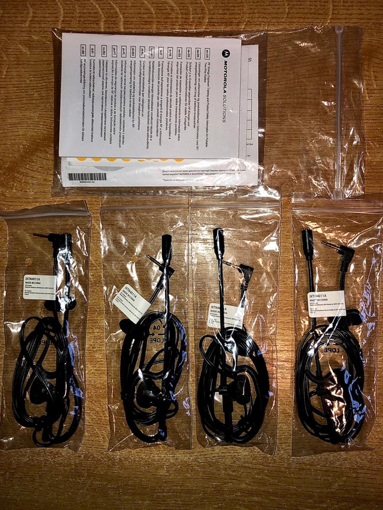 4 nieuwe Motorola IXTN4011A headsets, Telecommunicatie, Portofoons en Walkie-talkies, Ophalen of Verzenden, Nieuw, 15 km of meer