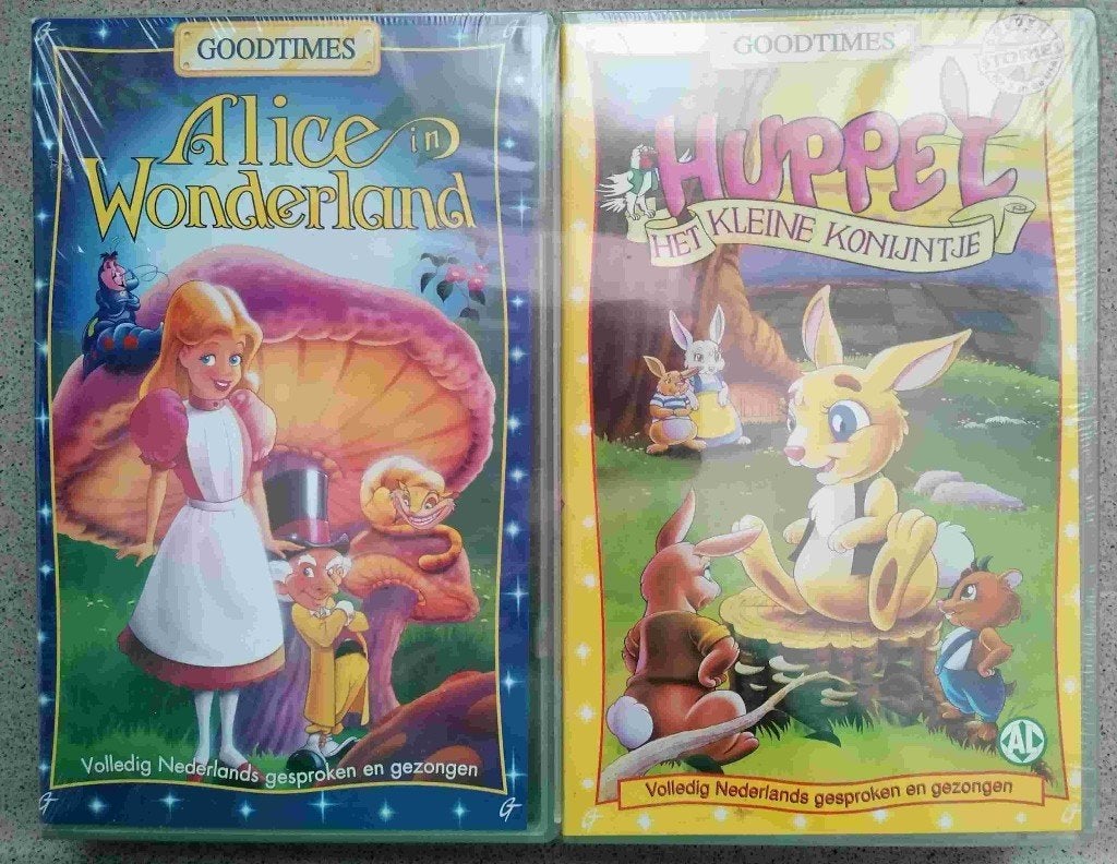 2 videobanden Alice in Wonderland en Huppel 't kleine konijn, Alle leeftijden, Ophalen of Verzenden, Nieuw in verpakking, Tekenfilm