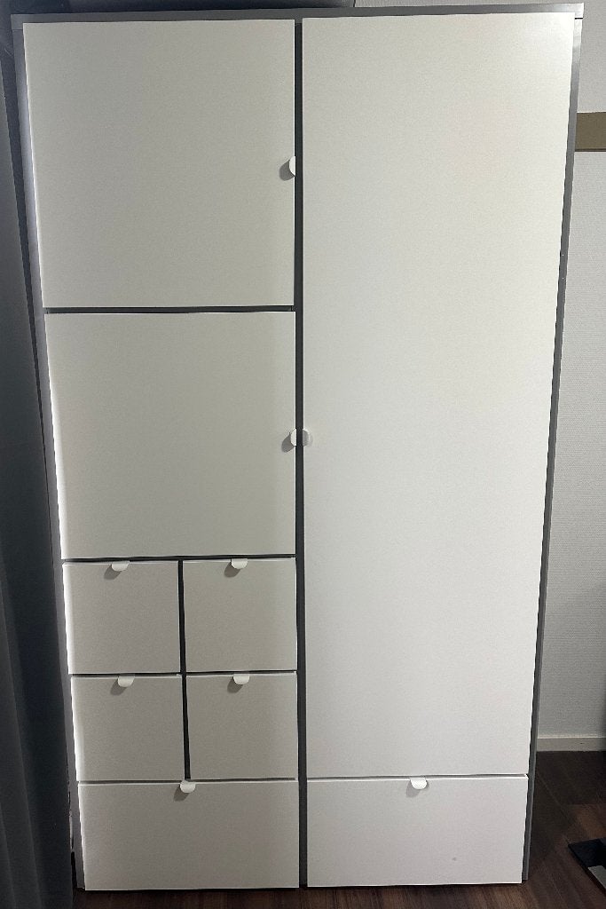 IKEA VISTHUS Kledingkast – Grijs/Wit 122x59x216 cm, Huis en Inrichting, Kasten | Kledingkasten, 100 tot 150 cm, 200 cm of meer