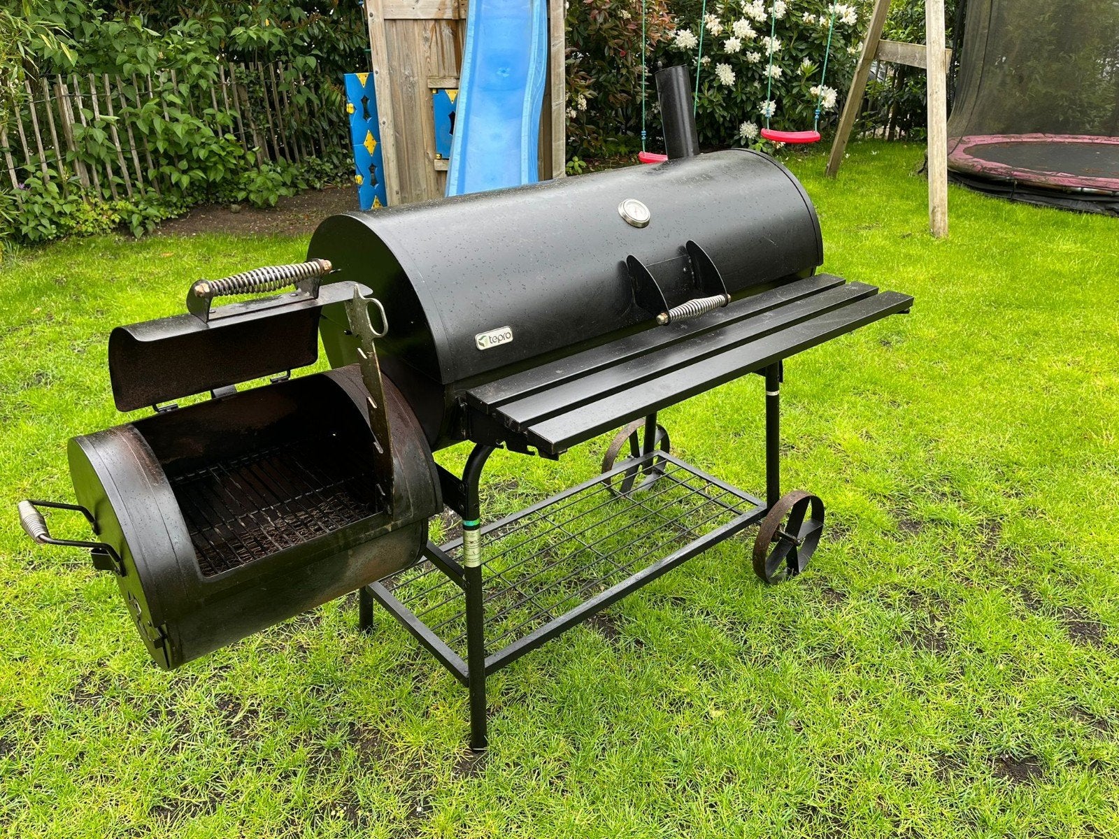 Tepro smoker houtskoolgrill, Ophalen