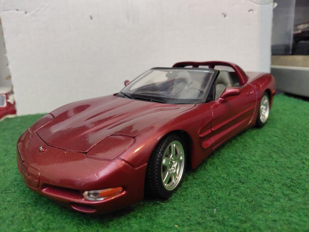 Gedetailleerd model van een rode Corvette C5 cabriolet, Ophalen, Zo goed als nieuw, Overige typen
