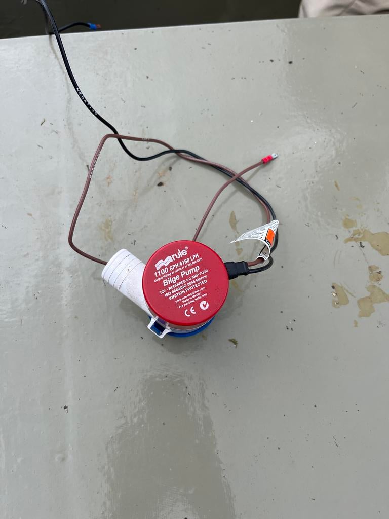 Rule Bilgepomp 12V - 1100 GPH / 4180 LPH, Ophalen of Verzenden, Gebruikt, Motor en Techniek, Zeilboot of Motorboot
