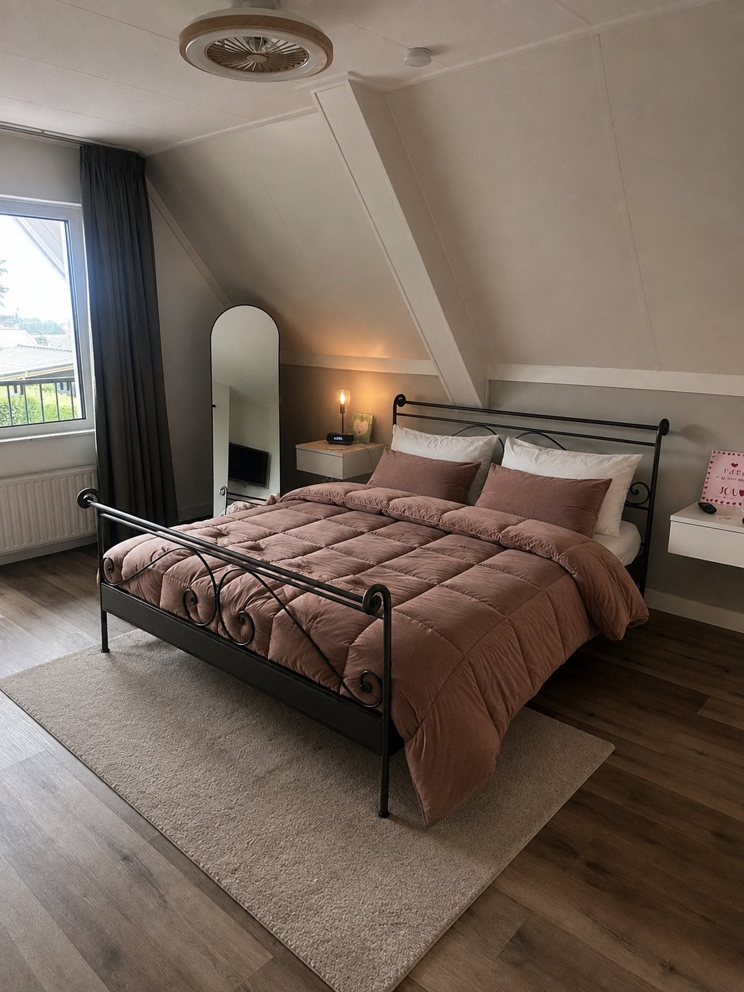 Gietijzeren tweepersoonsbed 160x200 met lattenbodems