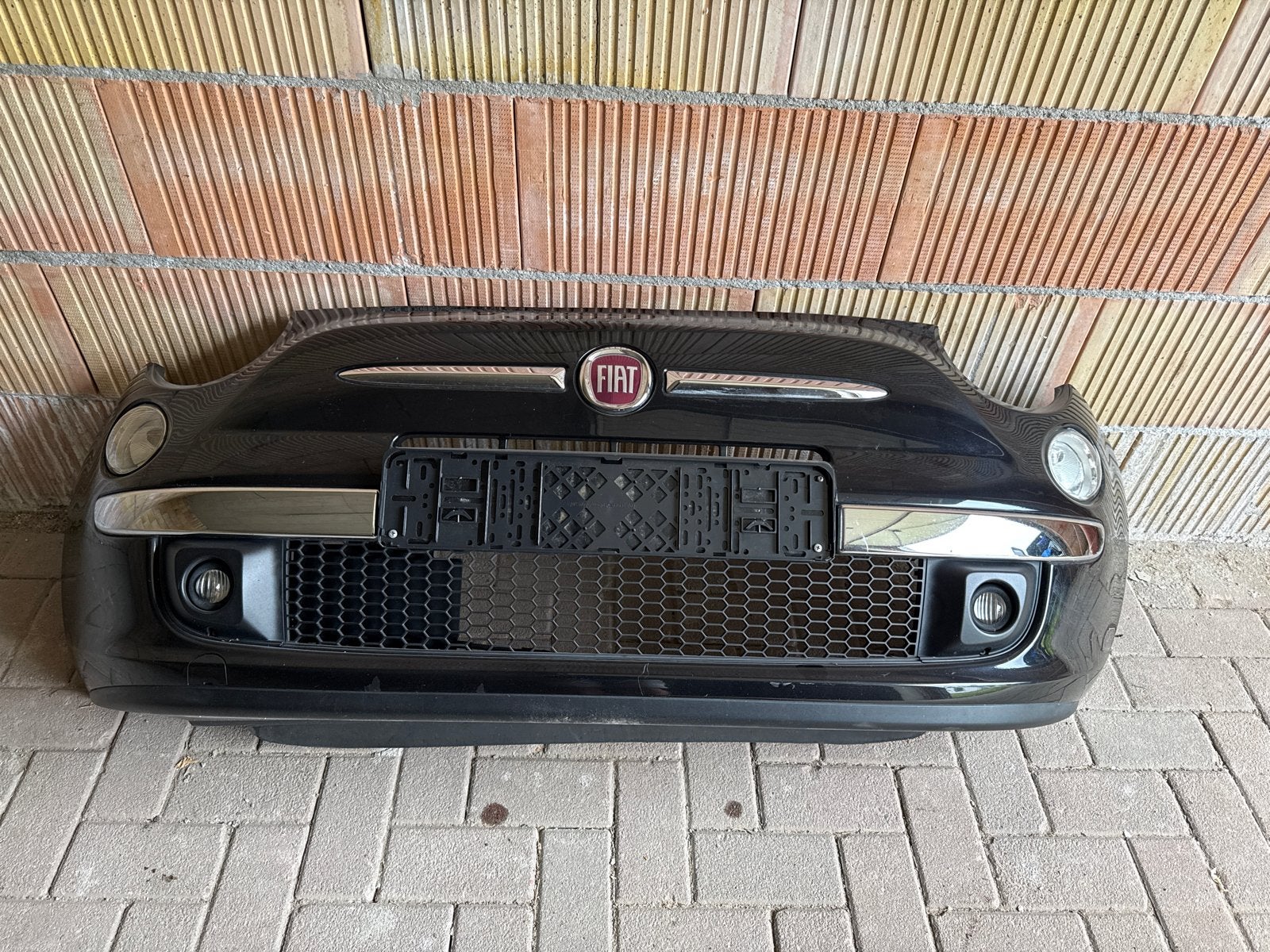 Fiat 500 Voorbumper lounge compleet Zwart, Gebruikt, Auto-onderdelen, Carrosserie en Plaatwerk, Gebruikt, Voor, Ophalen of Verzenden