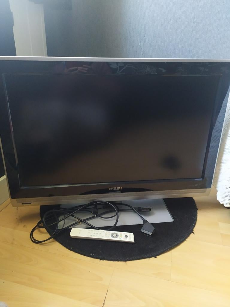 Goed werkende nette Philips tv, Ophalen, Zo goed als nieuw, 50 Hz, Philips