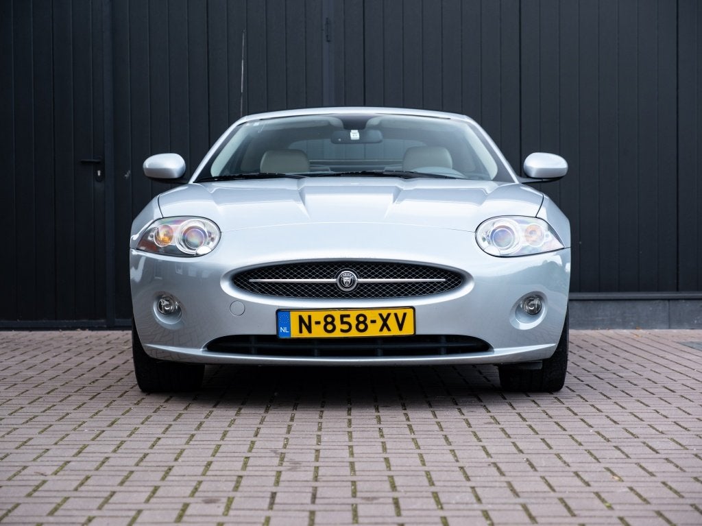 Jaguar XK 4.2 V8 Convertible (bj 2007, automaat), Auto's, Gebruikt, Cabriolet, 4 stoelen, Leder