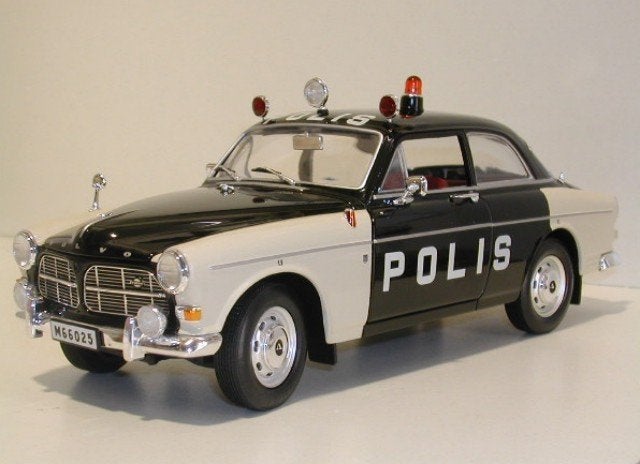 Volvo. Amazon. Zweedse politie. Polis. Revell 1:18 nieuw, Hobby en Vrije tijd, Ophalen of Verzenden, Nieuw, Auto, Revell