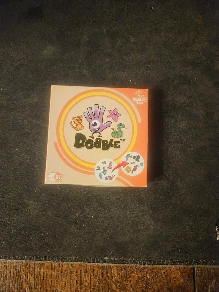 Dobble Spot It! kaartspel - Snel en leuk voor iedereen, Vijf spelers of meer, Ophalen of Verzenden, Zo goed als nieuw, Asmodee