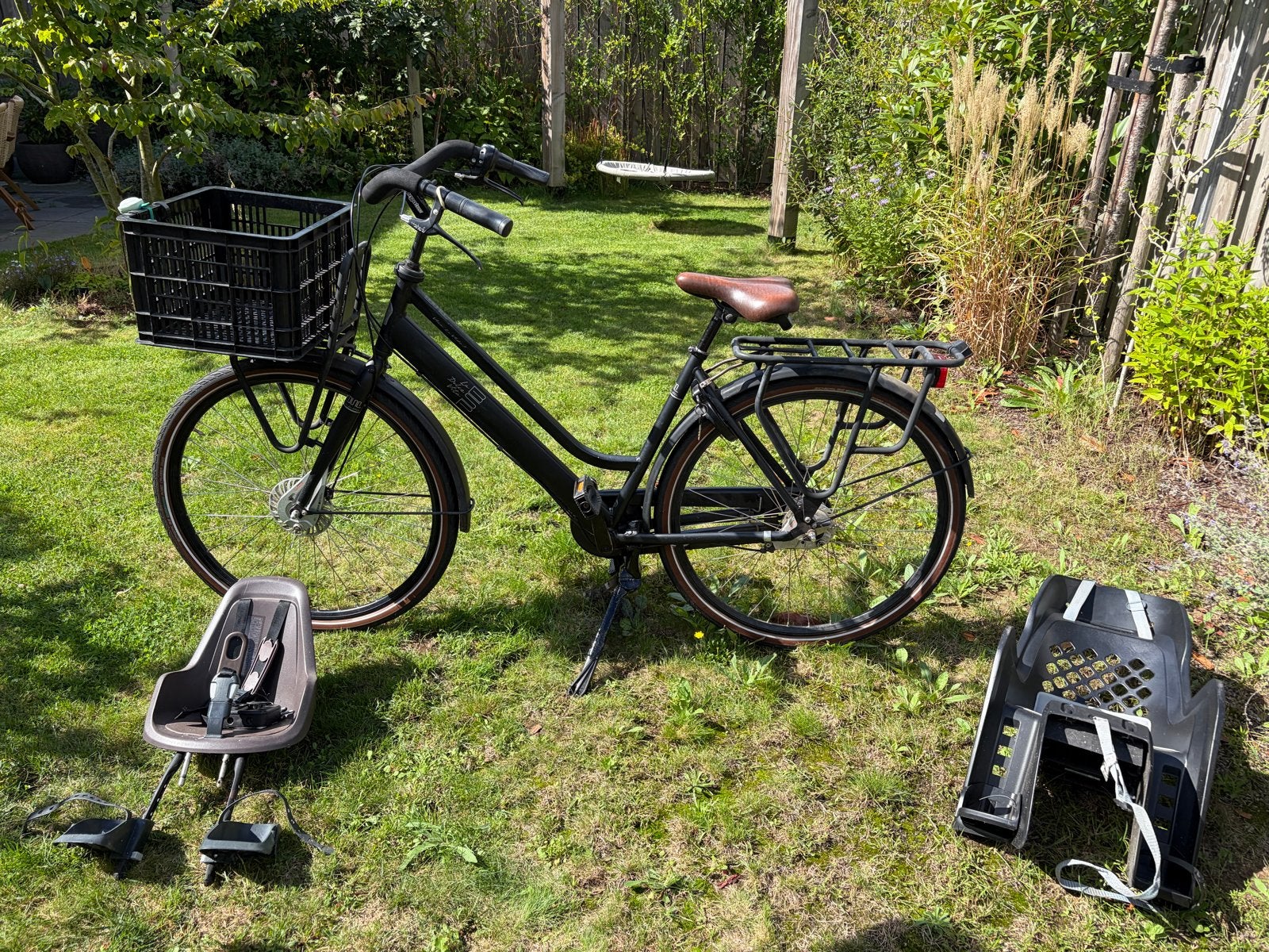 Mama fiets BSP La Dolce Vita met kinderzitjes en Basil mand, Gebruikt, (Extra) lage instap, 50 tot 53 cm, Schijfrem