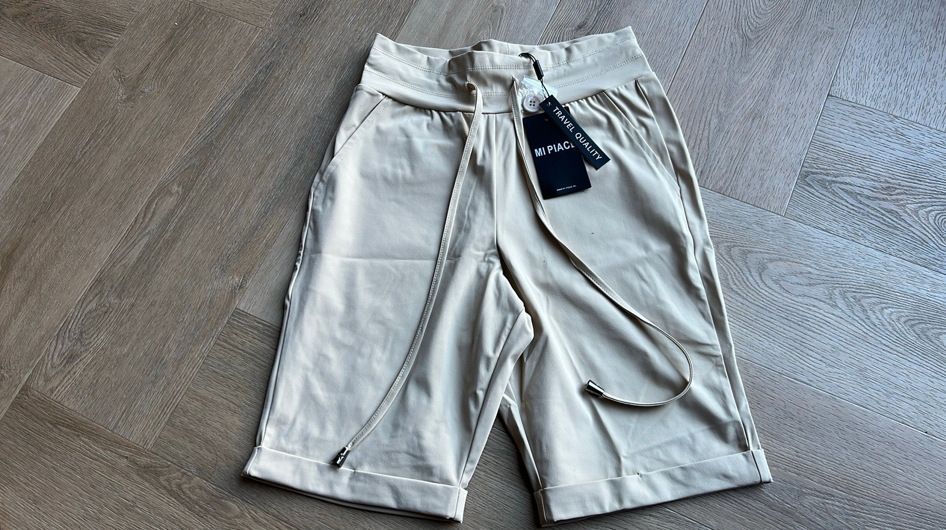 Dames korte broek maat XS Mi Piace, Kort, Beige, Nieuw, Ophalen of Verzenden