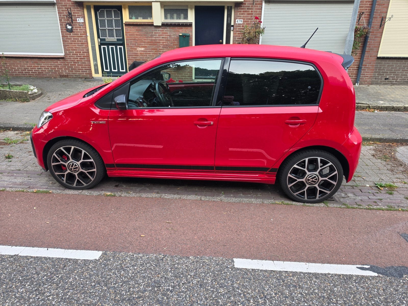 Volkswagen up! 1.0 115pk 2024 Rood, Voorwielaandrijving, 972 kg, 40 €/maand, Up!