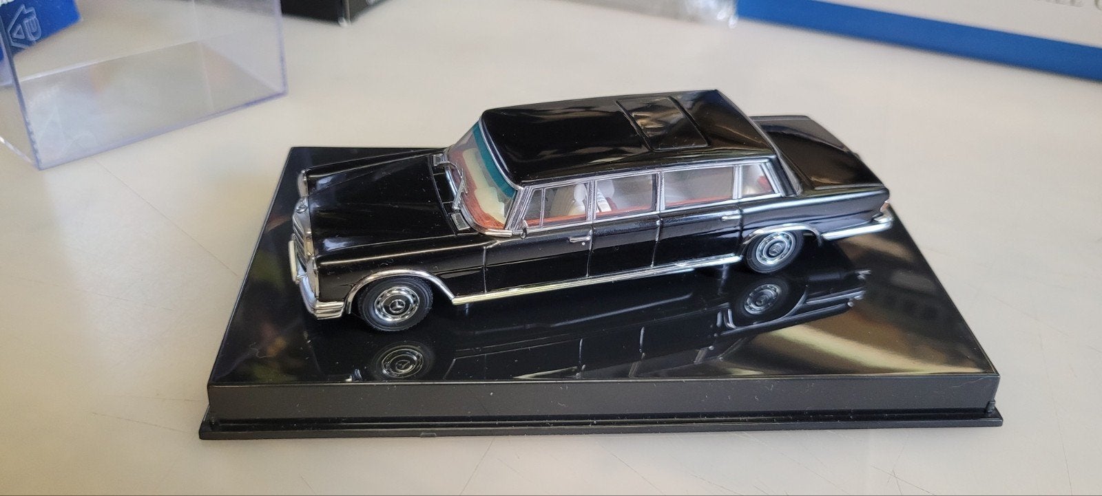 Autoart Mercedes 600 Pullman LWB, Ophalen of Verzenden, Zo goed als nieuw, Auto, Overige merken
