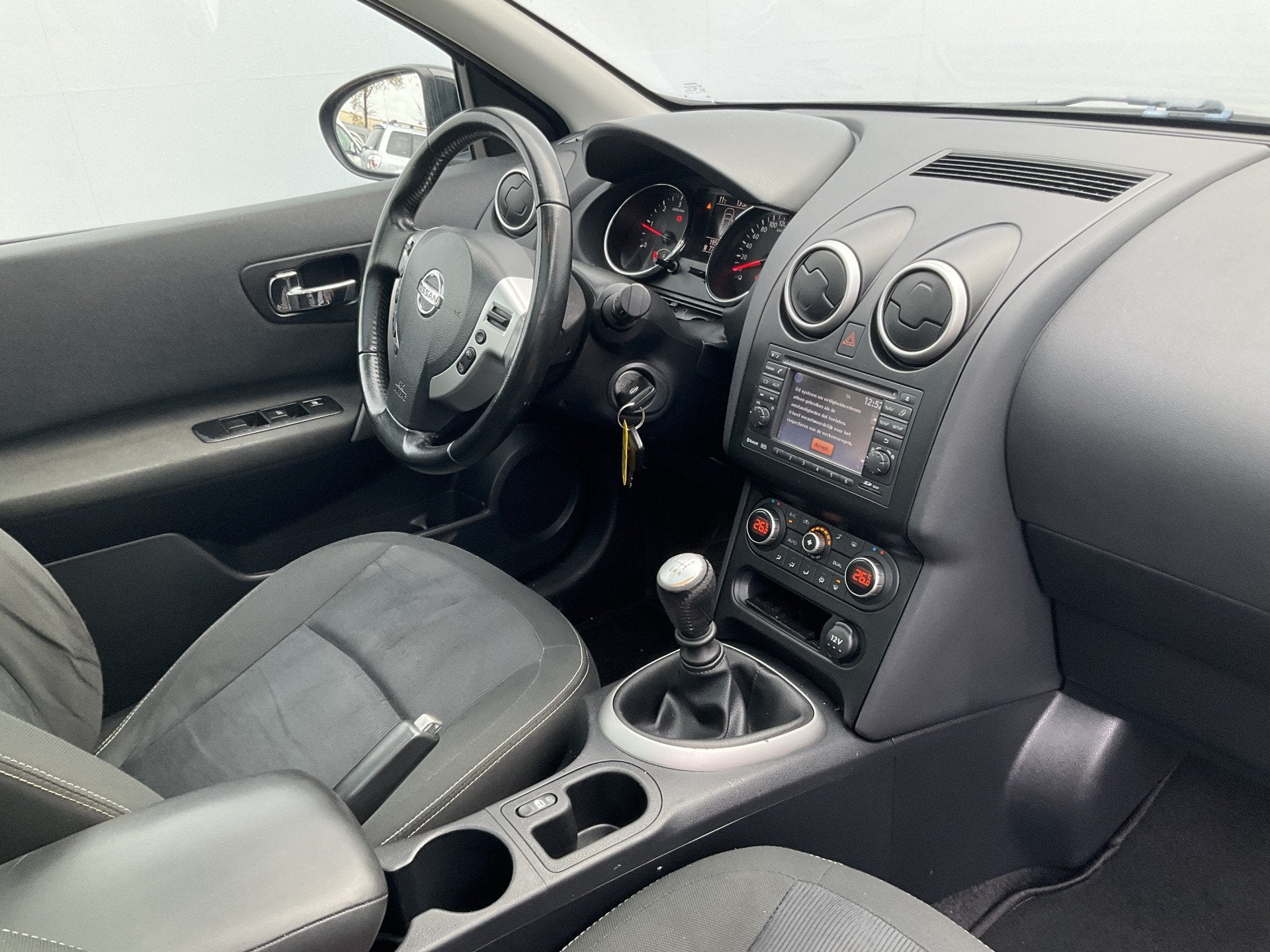 Nissan QASHQAI 1.5 dCi Connect Edition Trekhaak Pano Camera, Voorwielaandrijving, Euro 5, Gebruikt, 1295 kg