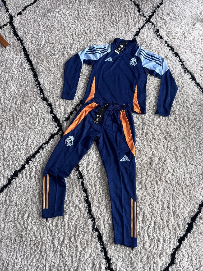 Voetbal trainingspak Real Madrid - Maat 134, Maat XS of kleiner, Verzenden, Nieuw, Trainingspak