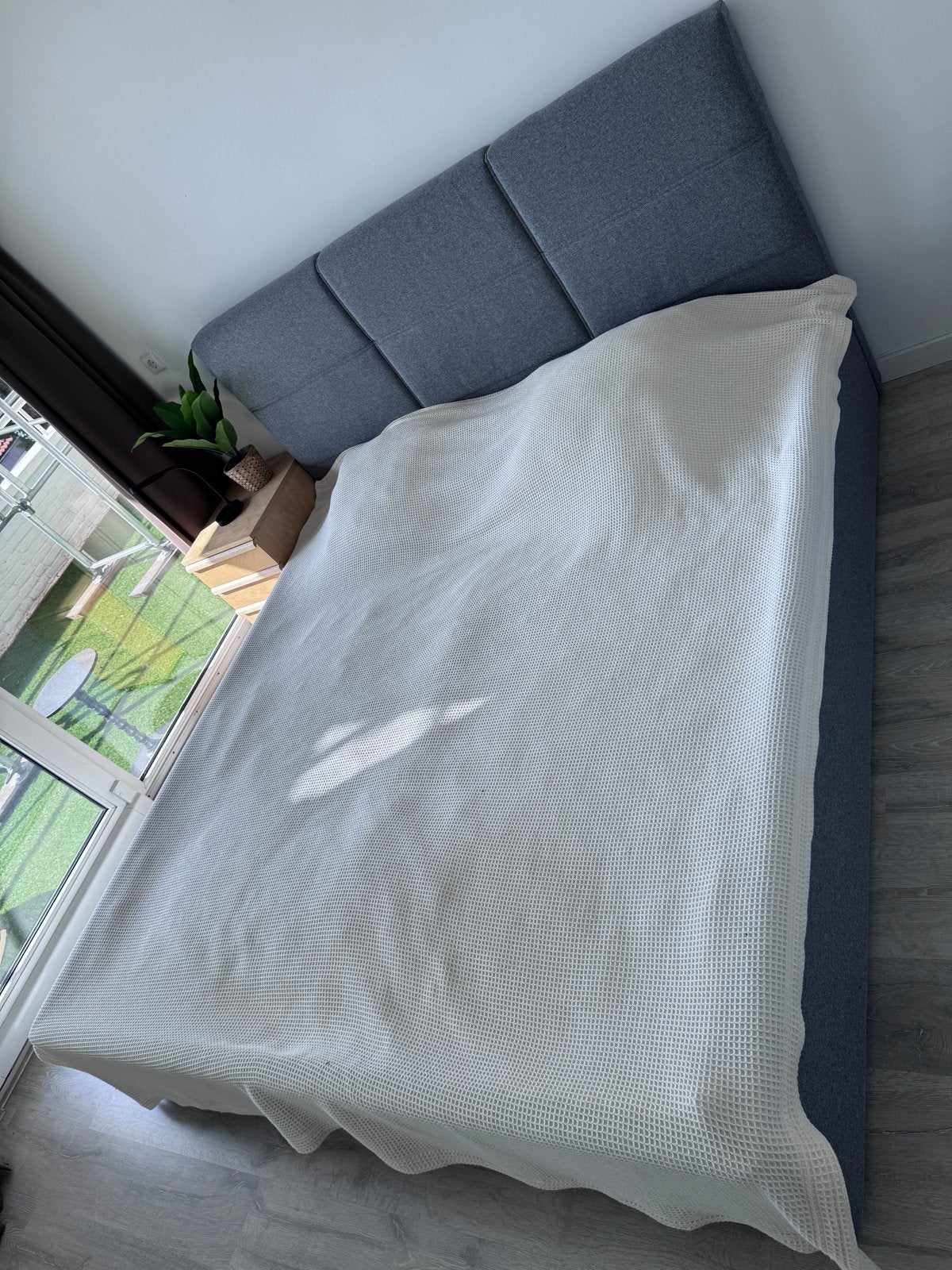 Leen Bakker Dakota bed 180x200 lichtgrijs + lattenbodems, Huis en Inrichting, Ophalen, Tweepersoons, Zo goed als nieuw, 180 cm
