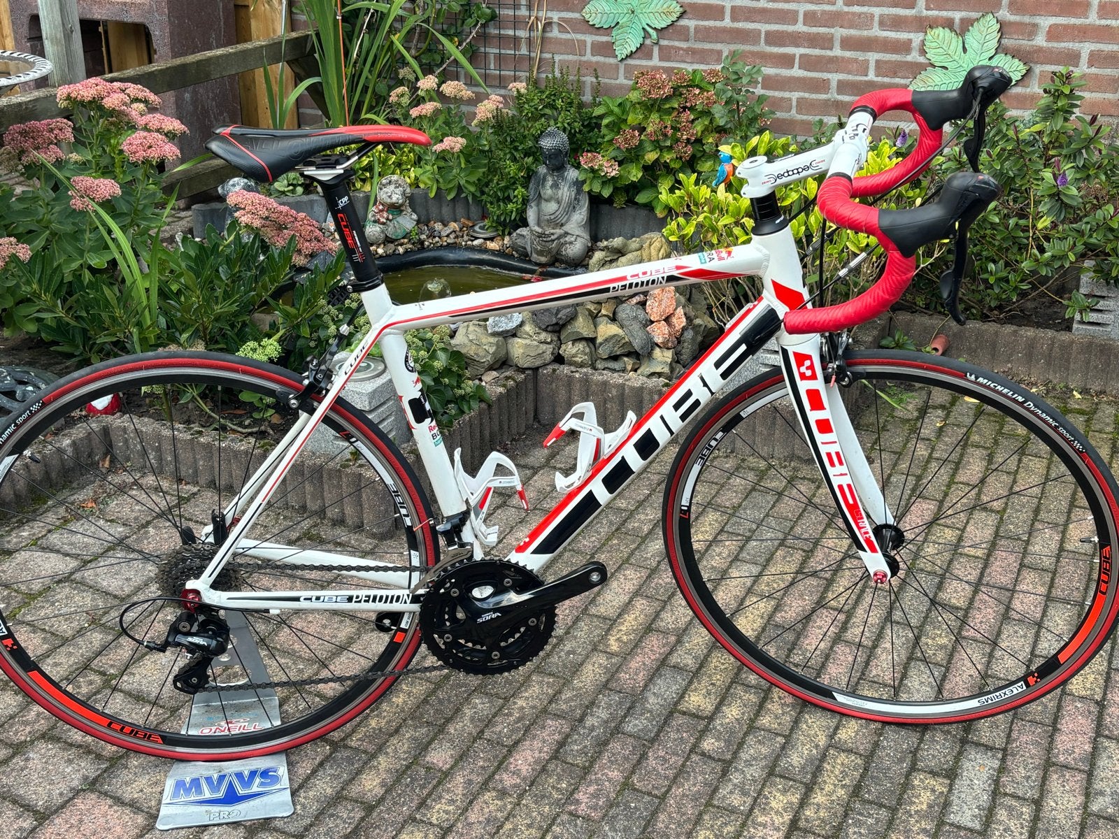 Cube Peloton Racefiets - Wit/Rood, Shimano Sora, 28 inch, Gebruikt, Aluminium, 15 tot 20 versnellingen