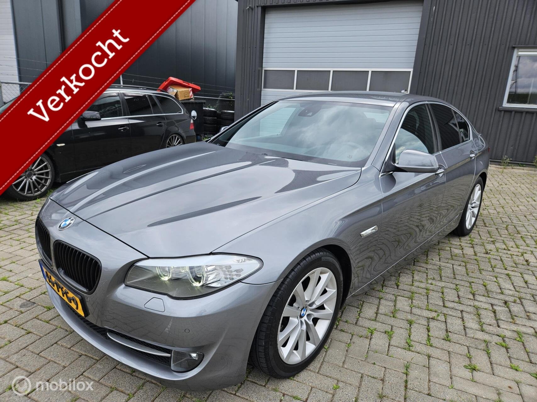 BMW 5-serie 523i High Executive AIRCO/CRUISE/LEER/NAVI APK05, Euro 5, Achterwielaandrijving, Gebruikt, 2000 kg