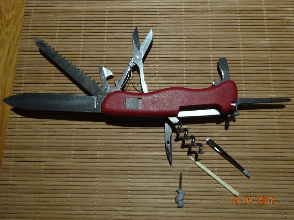 Victorinox Outrider Zakmes Rood, Ophalen, Zo goed als nieuw