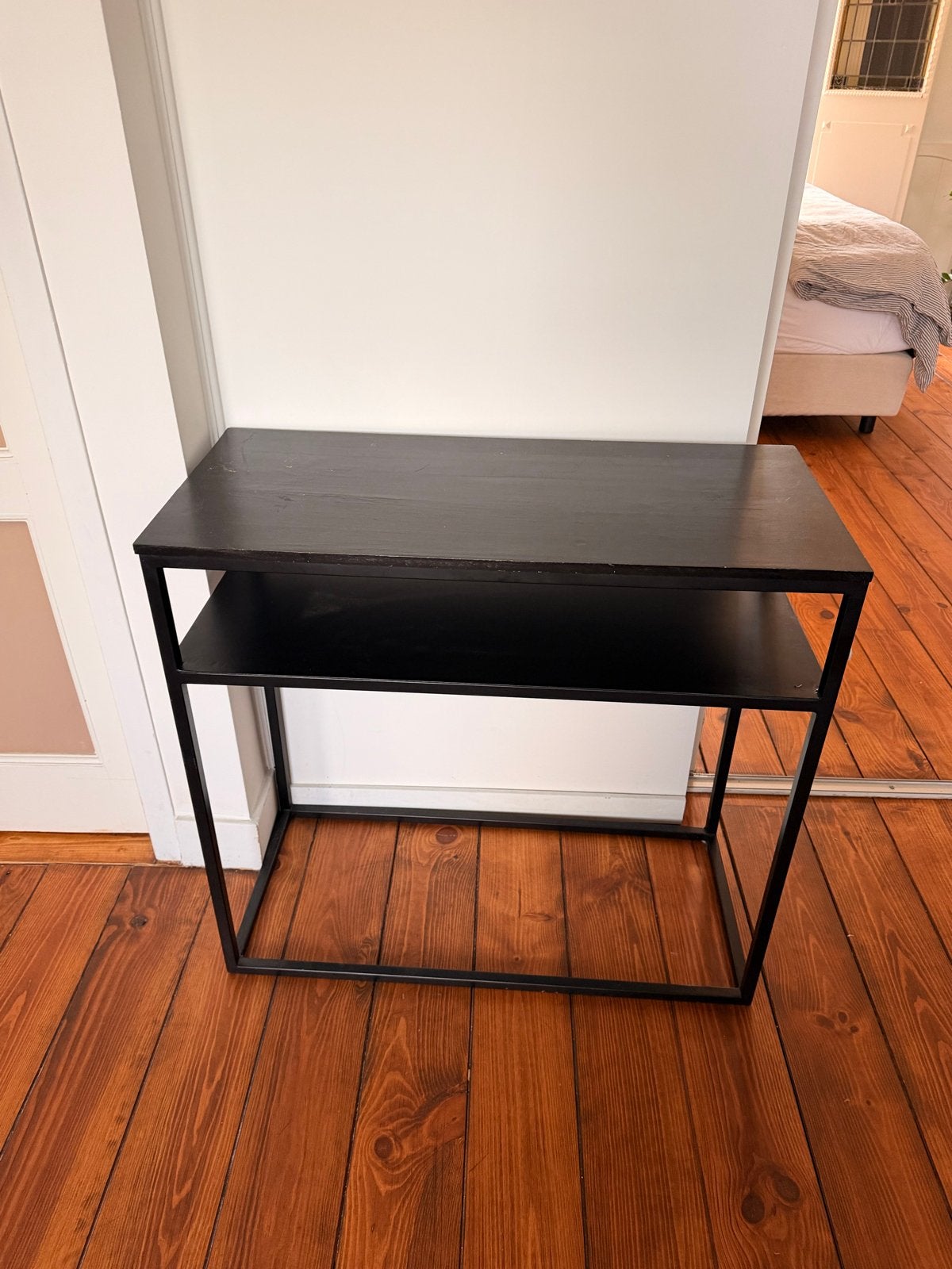 Zwart metalen bijzettafel met houten blad en extra plank, Ophalen, Gebruikt, 50 tot 100 cm, Metaal