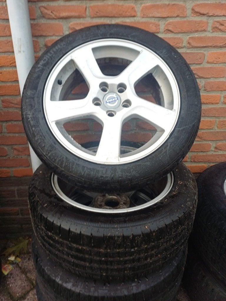 Vredestein banden 215/50 R17 91V - lichtmetalen velg, Ophalen of Verzenden, Gebruikt, Volvo