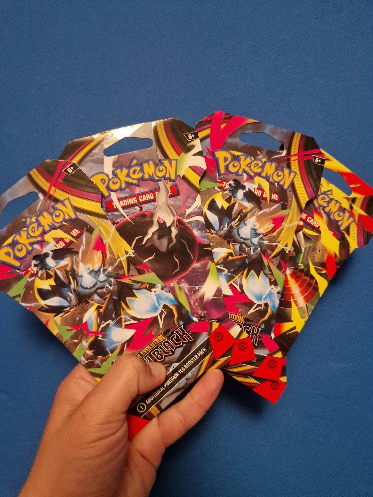 Pokemon Pitch Black Sleeved Booster Pack, Ophalen of Verzenden, Zo goed als nieuw, Booster, Foil