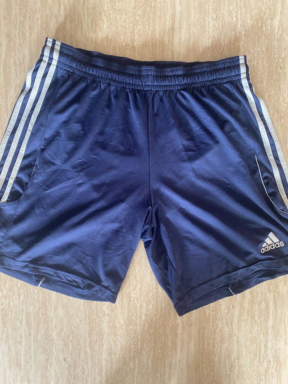 Adidas sportshort - Donkerblauw met witte strepen, Blauw, Maat 42/44 (L), Ophalen of Verzenden, Hardlopen of Fietsen