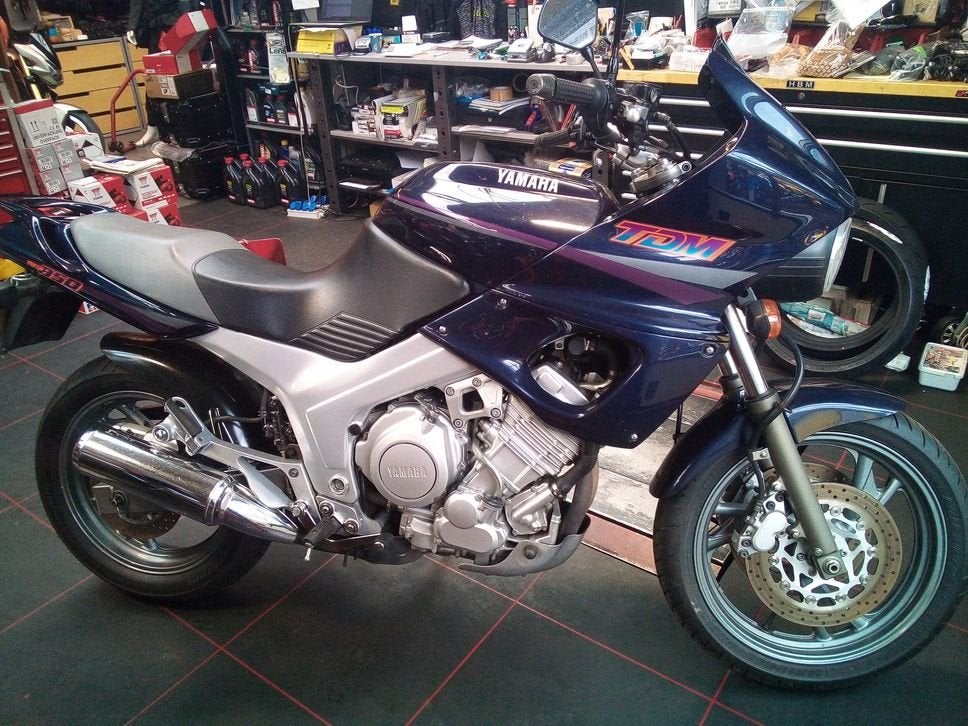YAMAHA TDM 850 (bj 1994), 2 cilinders, 849 cc, Motorrijbewijs A, Bedrijf