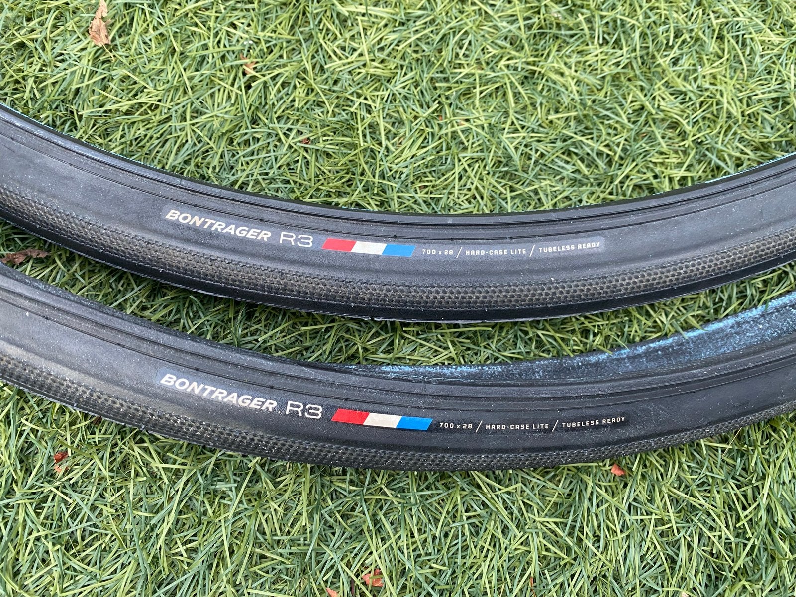 Bontrager R3 Hard-Case Lite TLR racefietsbanden 700x28, Fietsen en Brommers, Ophalen, Band, Nieuw, Rubber