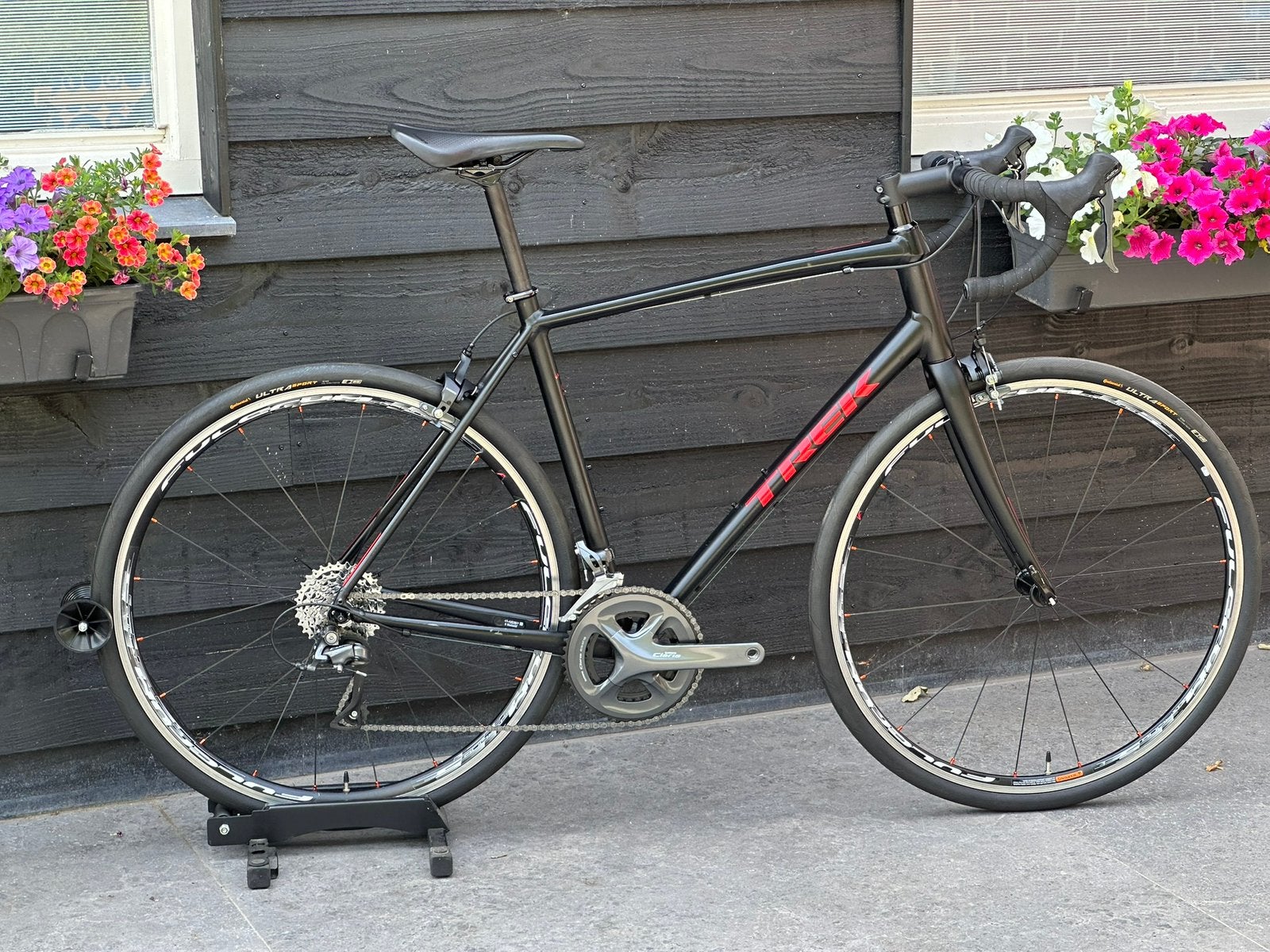 Trek Domane AL2 56 incl. GARANTIE, Zo goed als nieuw, Meer dan 20 versnellingen, 53 tot 57 cm, Ophalen