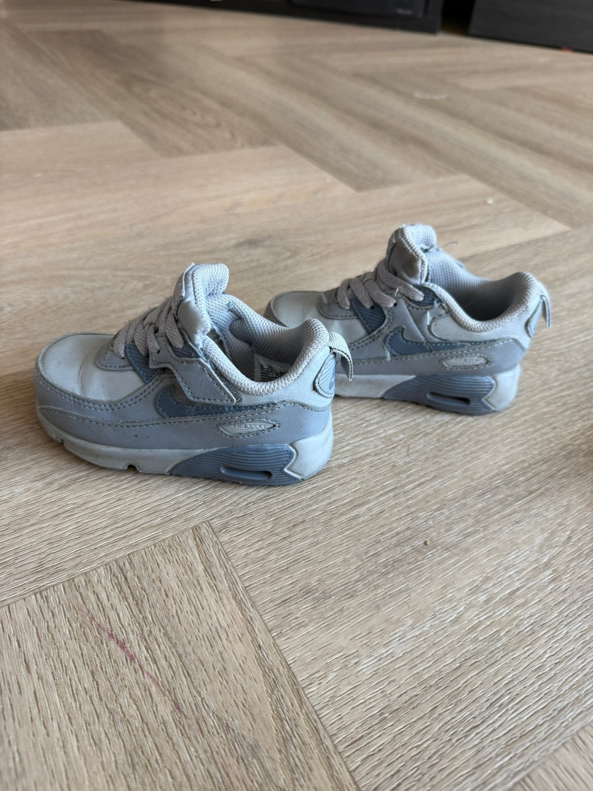 Nike airmax 23,5, Kinderen en Baby's, Kinderkleding | Schoenen en Sokken, Ophalen of Verzenden, Zo goed als nieuw, Jongen of Meisje