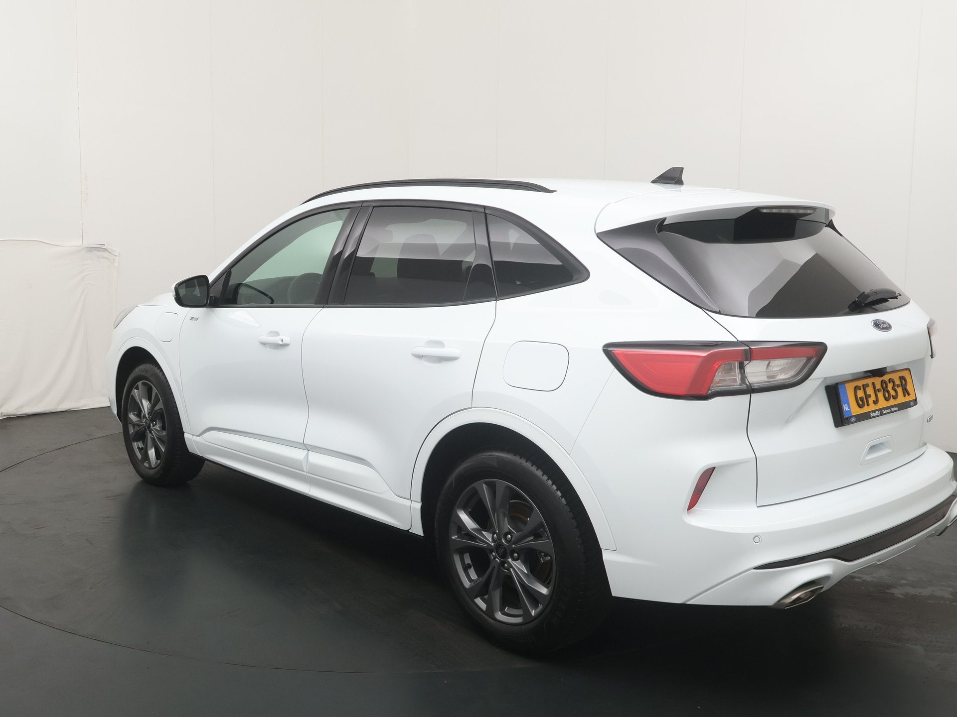 Ford Kuga 2.5 PHEV 225pk ST-Line X Keyless Entry | All Seaso, Auto's, Ford, Gebruikt, 4 cilinders, Leder en Stof, Wit