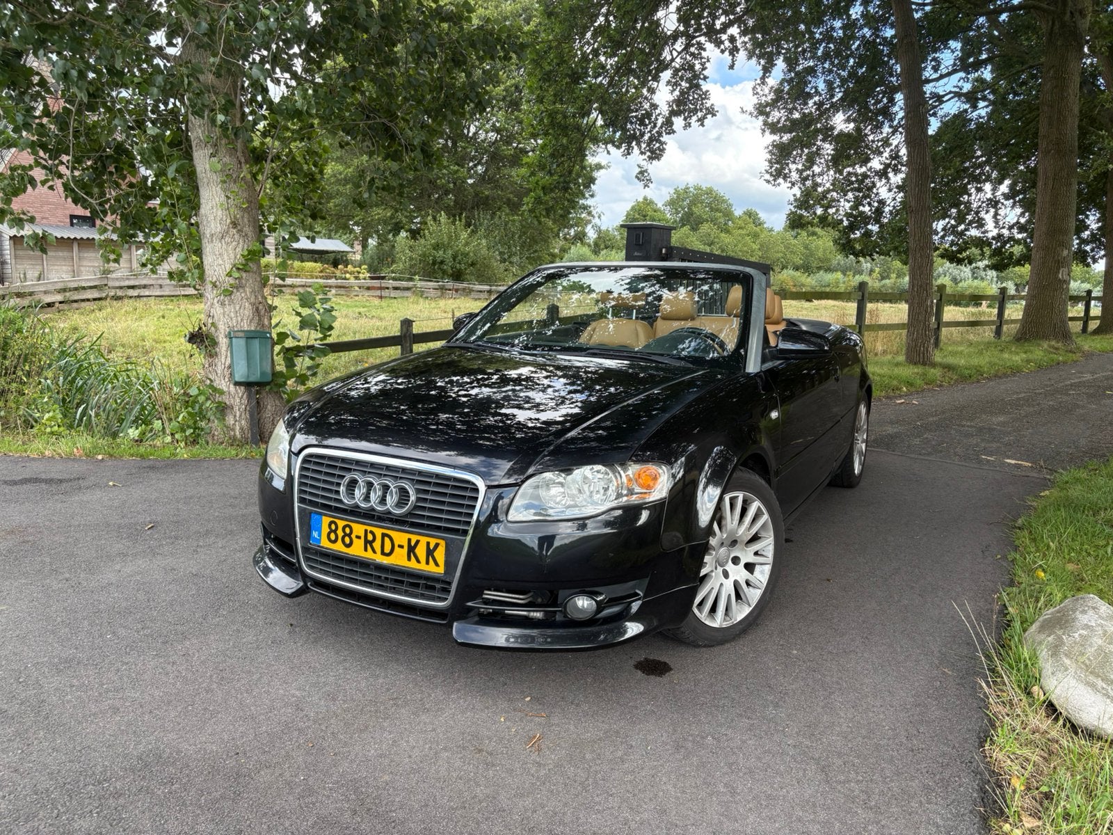 Audi A4 1.8T 120KW Cabrio AUT 2005 Zwart, Auto's, Audi, 4 cilinders, Cabriolet, 4 stoelen, A4