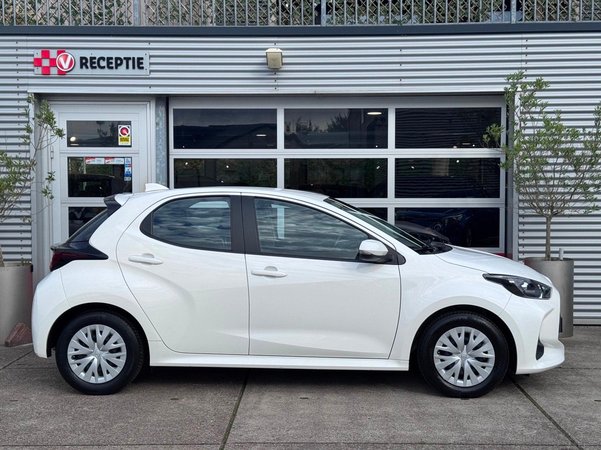 Toyota Yaris 1.5 Hybrid Active Navi / A.Cam / Carplay /Cruis, Auto's, Dealer onderhouden, 450 kg, Gebruikt, Euro 6