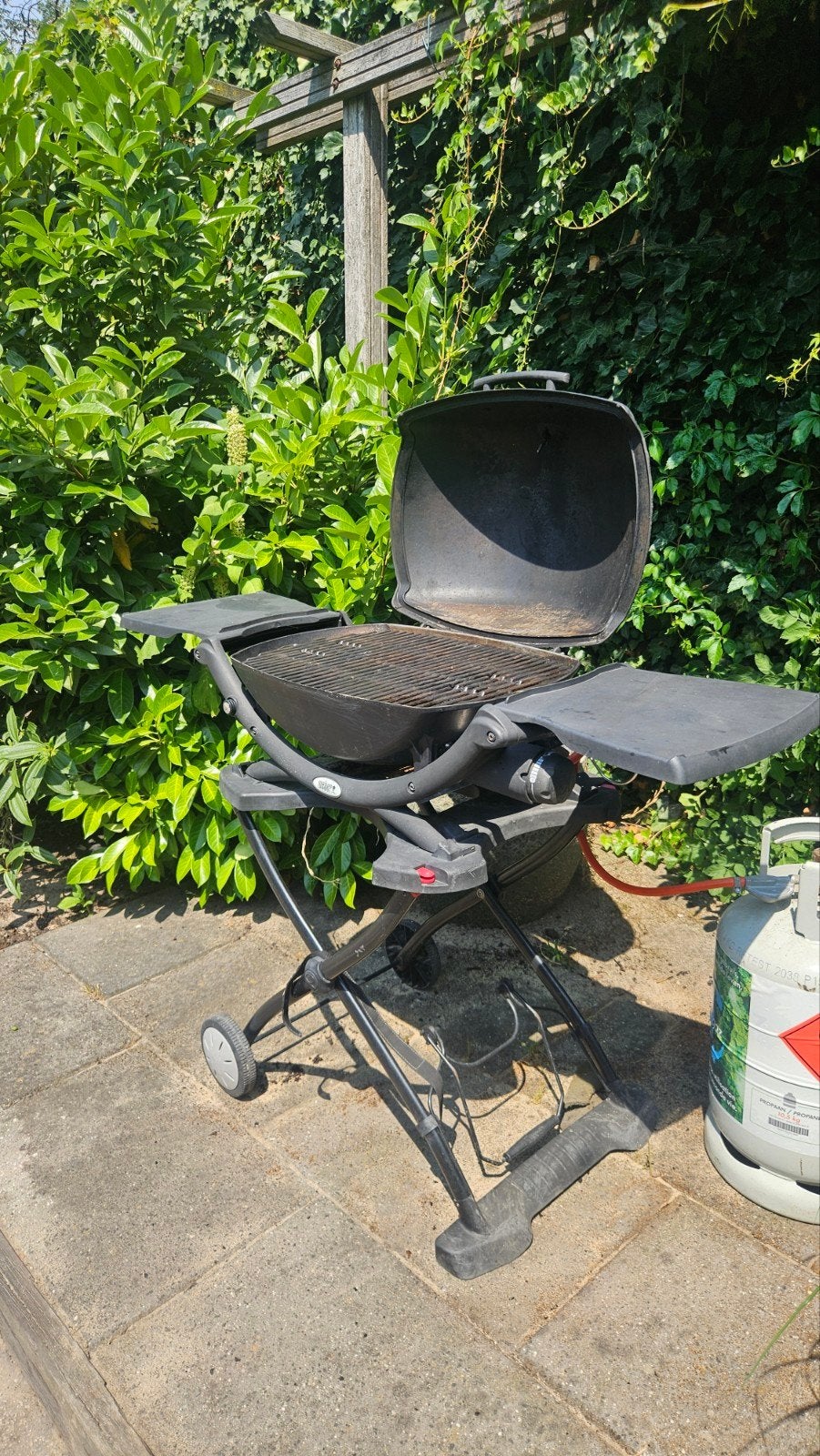 Goedwerkende Weber Q2200 gasbarbecue, Tuin en Terras, Gasbarbecues, Ophalen, Gebruikt, Weber