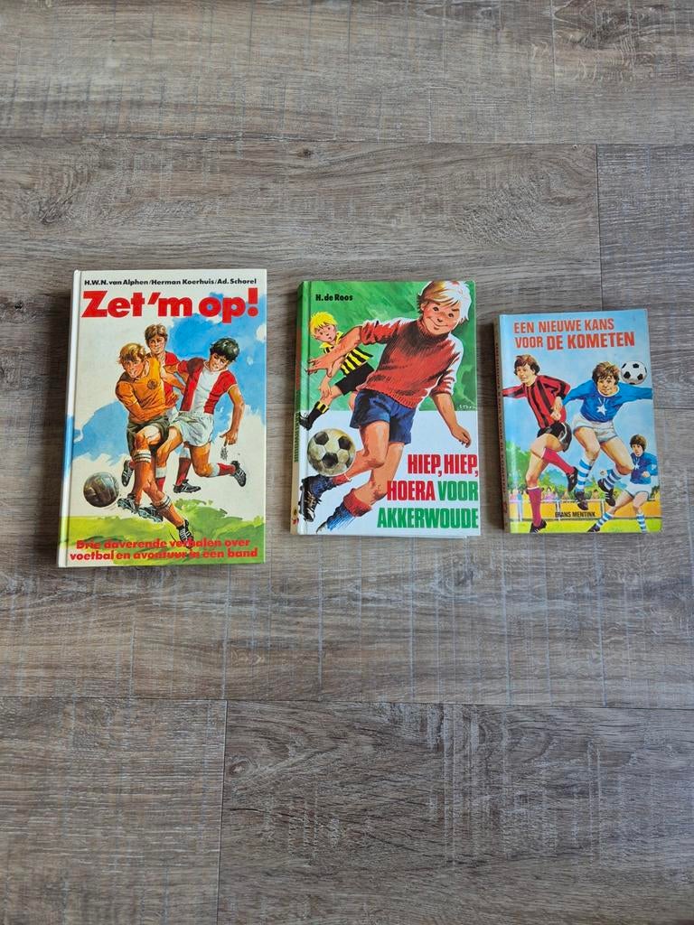 3 Vintage voetbalboeken, Ophalen of Verzenden, Gelezen, Fictie algemeen