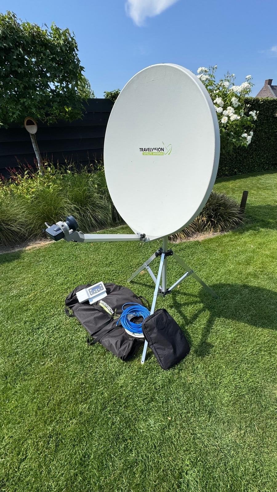 Travelvision R7 volautomatische schotelantenne, Ophalen of Verzenden, Zo goed als nieuw, (Schotel)antenne, Overige merken