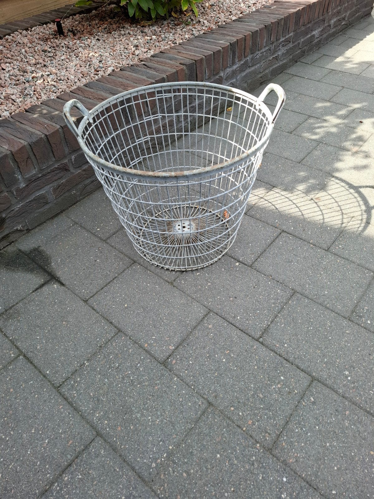 Zinken aardappelmand, Ophalen