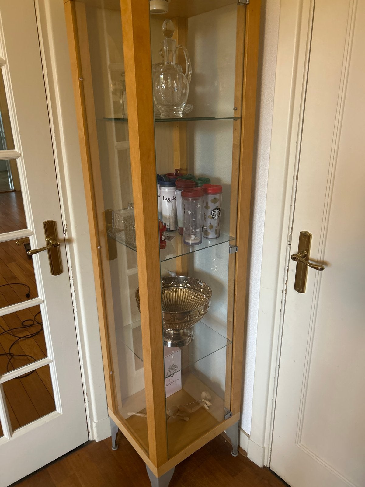 Glazen vitrinekast IKEA met houten frame, Ophalen, Met plank(en), Minder dan 50 cm, Gebruikt