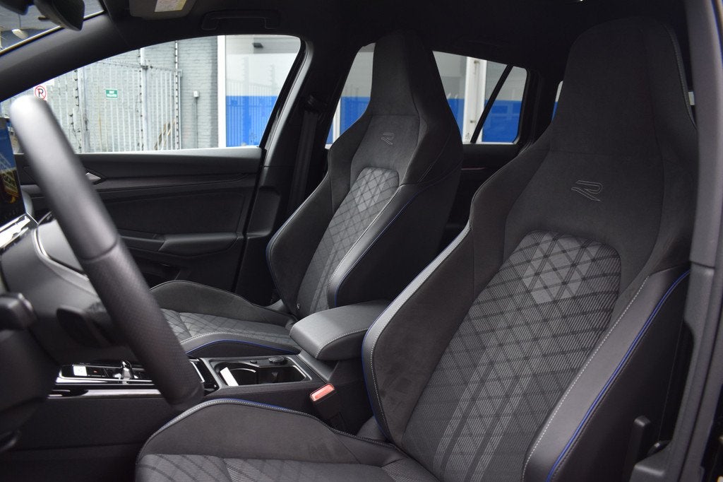 Volkswagen Golf Variant 1.5 eTSI 150pk R-Line Edition Automa, 4 cilinders, Zwart, 19 km/l, Hybride Elektrisch/Benzine