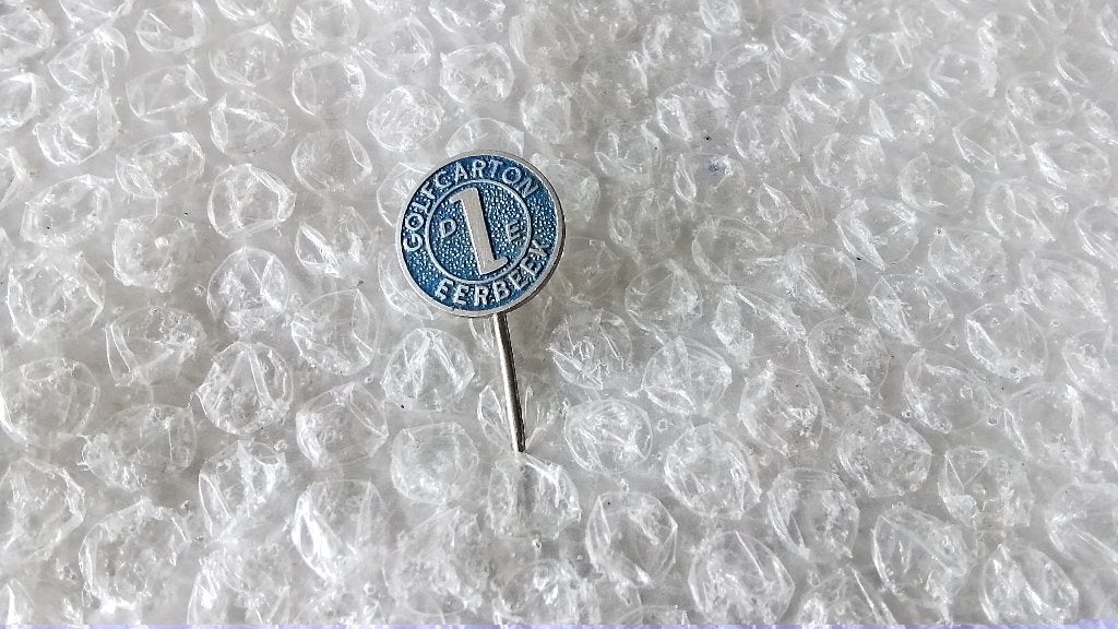 Speldje golfcarton uit eerbeek, Verzamelen, Speldjes, Pins en Buttons, Ophalen of Verzenden, Zo goed als nieuw, Overige onderwerpen