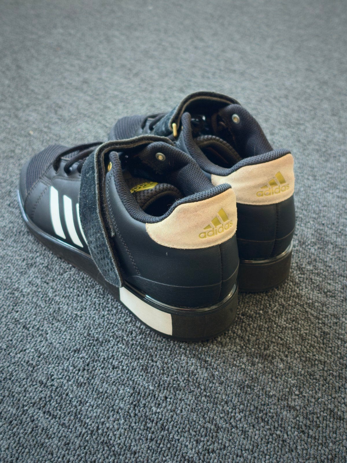Adidas Powerlift Gewichthefschoenen Maat 44, Ophalen of Verzenden, Maat 46 (S) of kleiner, Zwart, Voetbal