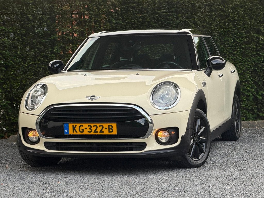 Mini Clubman 1.5 Cooper Business/PDC/NAVI/CRUISE/RIJKLAAR!, Voorwielaandrijving, 136 pk, Gebruikt, Wit