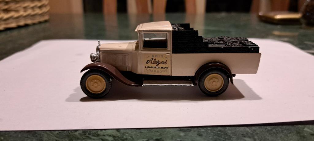 Citroen c4f  1930 1:43, Ophalen of Verzenden, Auto, Solido