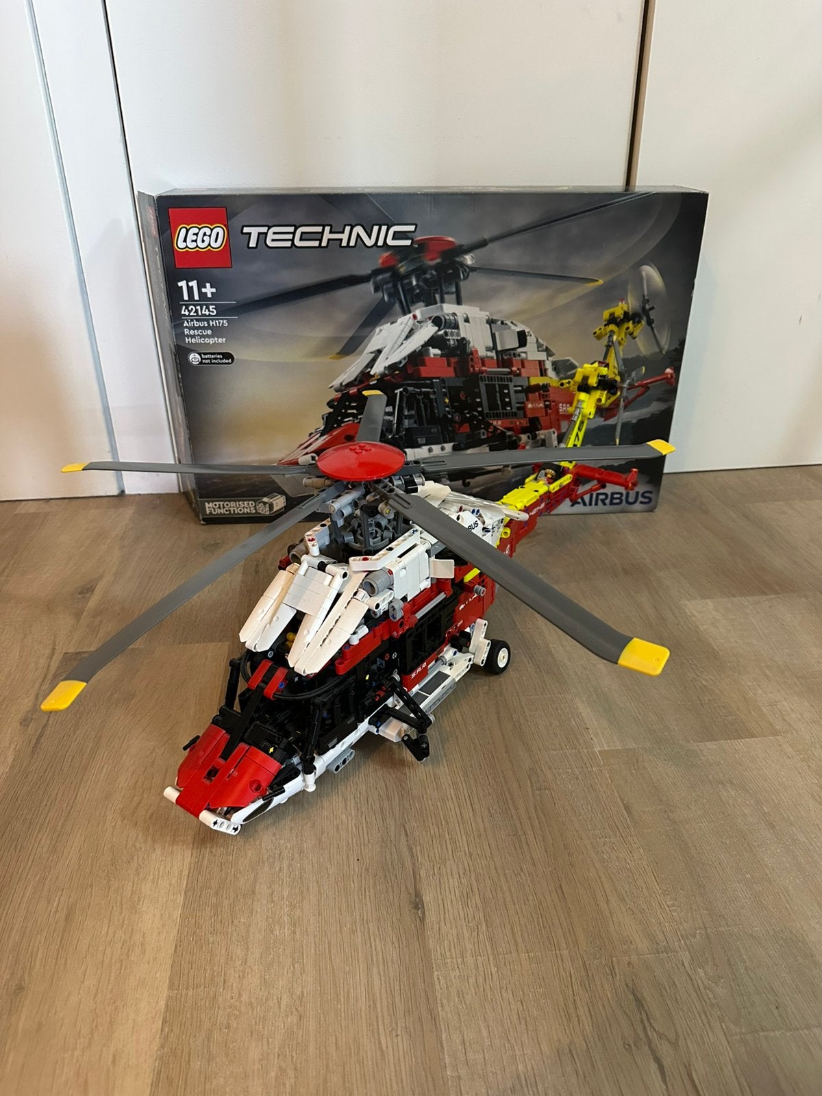 Lego Technic Airbus H175 Reddingshelikopter - 42145, Ophalen, Lego, Zo goed als nieuw, Technic
