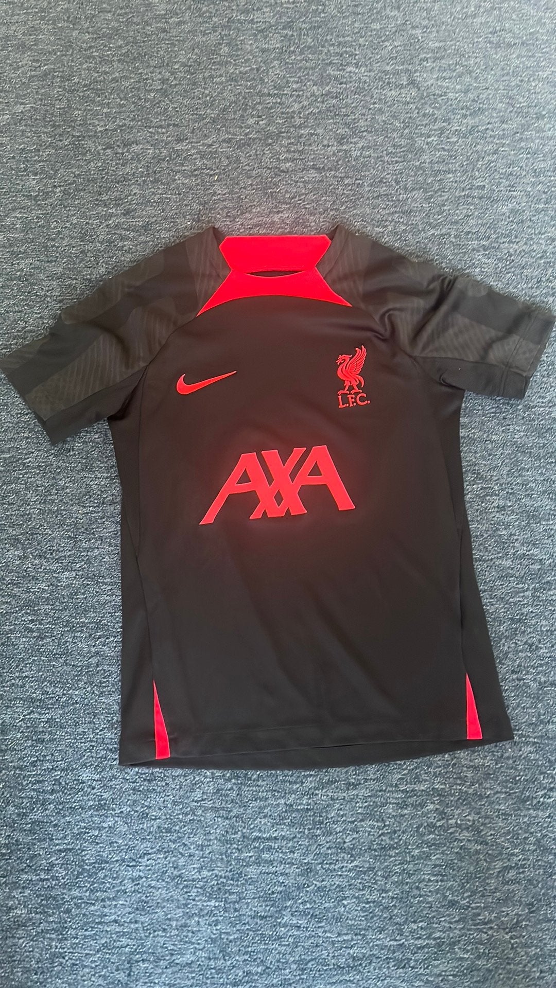 Nike liverpool voetbal shirt maat 137-147 weinig gebruikt., Maat XS of kleiner, Ophalen of Verzenden, Zo goed als nieuw, Shirt