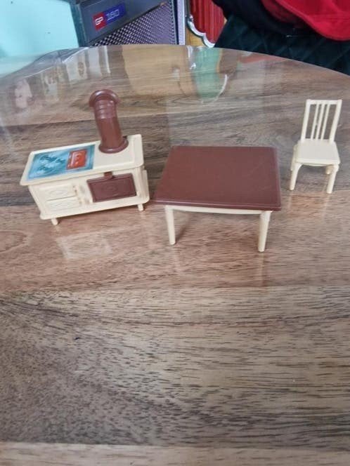 Vintage Poppenhuis Meubels: Keukenfornuis, Tafel en Stoel, Ophalen of Verzenden, Gebruikt