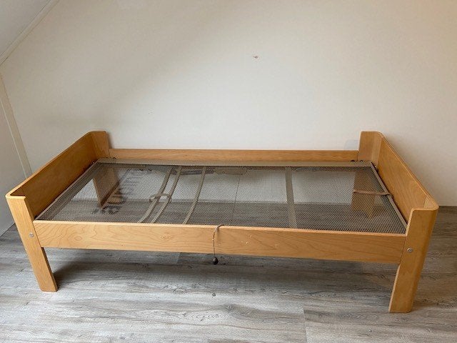 Auping bed ombouw (beuken) en spiraal 90x200, Ophalen, Gebruikt, 90 cm, Eenpersoons
